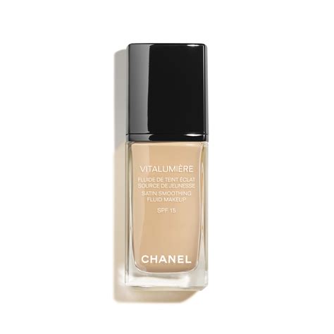 chanel vitalumiere satin smoothing fluid makeup|chanel clair vitalumiere foundation.